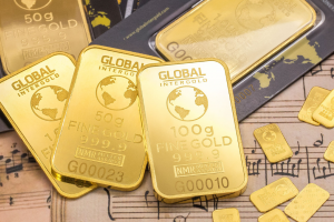 Giá vàng thế giới giảm hơn 2% khi căng thẳng hạ nhiệt, USD phục hồi