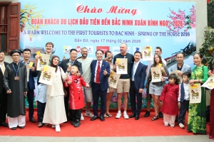 Bắc Ninh đón đoàn khách du lịch đầu tiên xông đất Xuân Bính Ngọ 2026 tại Đền Đô