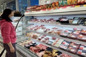 Thị trường hàng hóa mùng 4 Tết Bính Ngọ: Nguồn cung dồi dào, giá cả bình ổn