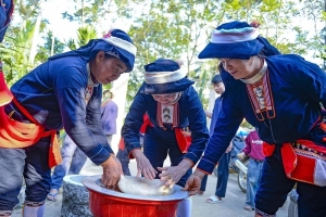 Giữ hồn Tết năm cùng của đồng bào Dao nơi miền Tây xứ Thanh