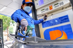 Kỳ điều hành ngày 20/2: Giá xăng giảm, giá dầu tăng