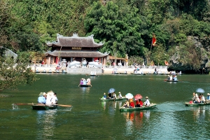 Chùa Hương miễn phí vé thắng cảnh từ mùng 4 đến mùng 6 Tết, hoàn trả tiền cho du khách đã mua vé