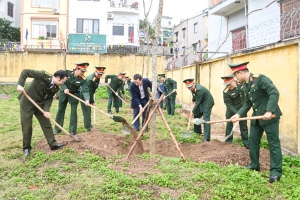 Phó Chủ tịch UBND tỉnh Quảng Ninh Lê Văn Ánh dự Lễ phát động Tết trồng cây tại Bộ Chỉ huy quân sự tỉnh