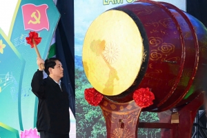 Chủ tịch nước Lương Cường dự lễ phát động Tết trồng cây, chúc Tết tại Lào Cai