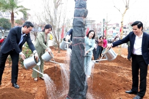 Lãnh đạo tỉnh Lạng Sơn dự Lễ phát động “Tết trồng cây đời đời nhớ ơn Bác Hồ”