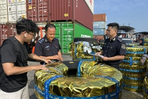 Hải quan khu vực XII thực hiện thủ tục cho 113 tờ khai trong dịp Tết