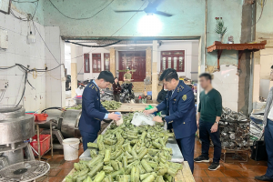 Hưng Yên: Khởi tố chủ cơ sở sản xuất giò chả chứa hàn the