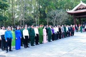 Phường Cầu Giấy gặp mặt, tặng quà quân nhân hoàn thành nghĩa vụ và thanh niên nhập ngũ năm 2026