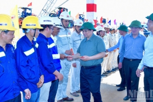 Thủ tướng Phạm Minh Chính đi kiểm tra các dự án giao thông trọng điểm khu vực miền Trung