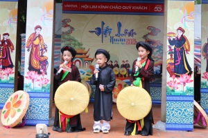 Bắc Ninh: Hàng vạn người chen chân trẩy hội vùng Lim