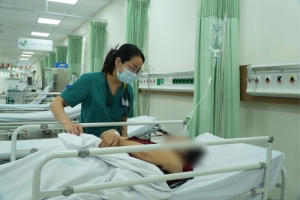 TP. HCM: Tiếp nhận 22 người nhập viện nghi ngộ độc sau ăn bánh mì tại tiệm A.C