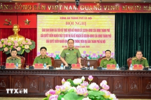 Siết trách nhiệm cơ sở, xử lý nghiêm tình trạng lấn chiếm vỉa hè ở Hà Nội