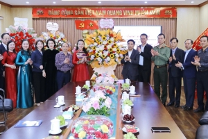 Bí thư Tỉnh ủy Thanh Hóa chúc mừng Hội Liên hiệp Phụ nữ tỉnh nhân Ngày Quốc tế Phụ nữ 8/3