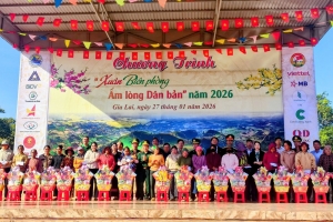 Xí nghiệp Chăn nuôi bò và Cây ăn trái Ia Puch tài trợ chương trình “Xuân Biên phòng ấm lòng dân bản”