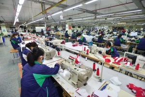 Xuất khẩu 46 tỷ USD nhưng dệt may Việt Nam vẫn phụ thuộc lớn vào nguyên liệu nhập khẩu