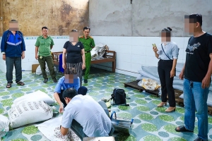 Bắt quả tang cơ sở sản xuất, vận chuyển hơn 27 tấn phân bón chưa được phép lưu hành