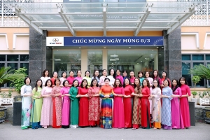 Về Điện Biên ngắm hoa ban trắng, ghé ngành Điện ngắm áo dài xuân
