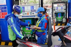Giá dầu thế giới hạ nhiệt, vì sao xăng trong nước vẫn tăng?