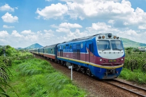 Ngành đường sắt giảm giá vé, cước vận tải khi xăng dầu hạ nhiệt