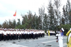 Vùng 4 Hải quân tưởng niệm các anh hùng liệt sĩ Gạc Ma