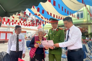 Hải Phòng: Tính đến 17 giờ ngày 15/3, tỷ lệ cử tri đi bỏ phiếu đạt hơn 97.87%