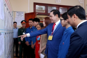 Chủ tịch UBND tỉnh Võ Trọng Hải tham gia bỏ phiếu bầu cử tại quê hương Chủ tịch Hồ Chí Minh