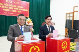 Chủ nhiệm Ủy ban Kiểm tra Trung ương tham gia bầu cử cùng cử tri Lạng Sơn