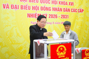Hưng Yên: Cử tri Tòa Giám mục Giáo phận Thái Bình tích cực tham gia bầu cử từ sáng sớm
