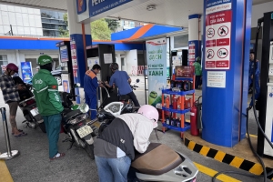 Grab tăng ưu đãi, tài xế vẫn kêu khó đủ trang trải chi phí