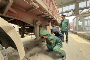 Nỗ lực thực hiện “nhiệm vụ kép” tại Cửa khẩu quốc tế Cầu Treo