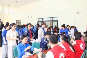 Lan tỏa tinh thần sống đẹp từ chương trình “Ngày Chủ nhật đỏ năm 2026" tại Trường Đại học Hồng Đức