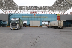 Kim ngạch xuất nhập khẩu qua các cửa khẩu, lối mở khu vực Móng Cái đạt hơn 3,3 tỷ USD