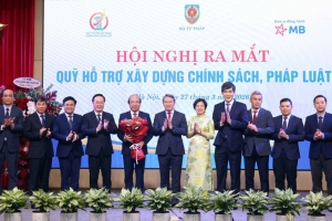 Ra mắt Quỹ hỗ trợ xây dựng chính sách, pháp luật