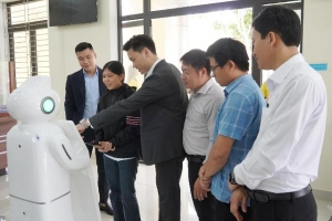 Quảng Trị thử nghiệm Robot lễ tân AI tại Trung tâm hành chính công