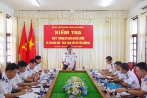 Kiểm tra toàn diện các mặt công tác sau tháng đầu huấn luyện tại Hải đoàn 42