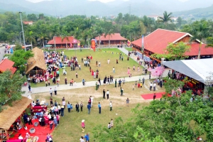 Quảng Ninh: Rộn ràng Hội làng Bằng Cả