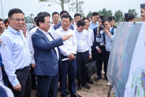 Thủ tướng Phạm Minh Chính khảo sát vị trí xây kho dầu chiến lược ở Thanh Hóa