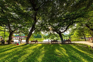 Thời tiết ngày 27/4: Hà Nội mưa giông, TP. Hồ Chí Minh nắng nóng