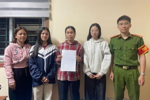 Hà Tĩnh: Hai nữ sinh nhặt được dây chuyền vàng gần 80 triệu đồng tìm người trả lại