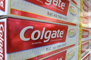 Ngành hàng tiêu dùng trước sức ép pháp lý: Từ câu chuyện của Colgate