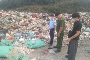 Ninh Bình phát hiện hộ kinh doanh bán 2.500 gói kẹo sáp ong không rõ nguồn gốc