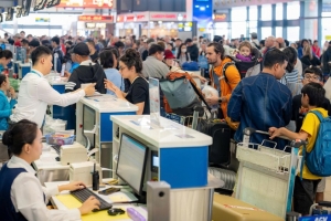 Yêu cầu đánh giá tác động 'tăng trần' giá vé và phụ thu nhiên liệu hàng không
