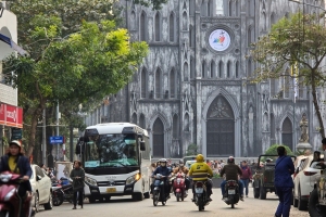 Hà Nội đề xuất cho phép xe du lịch 29 chỗ hoạt động 24/24h