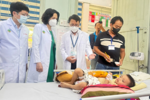 TPHCM: Ca mắc tay chân miệng tăng gần 200%, xuất hiện các trường hợp nhiễm não mô cầu