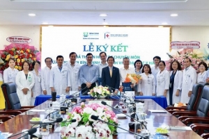Bệnh viện Bình Định và Bệnh viên Đại học Y Hà Nội hợp tác chuyên môn y tế  