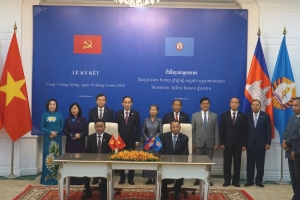 Thường trực Ban Bí thư Trần Cẩm Tú chứng kiến lễ trao Bản ghi nhớ hợp tác giai đoạn 2026-2030