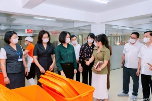 Hà Nội siết chặt an toàn thực phẩm học đường: Từ mô hình bếp ăn số hóa đến chuẩn hóa toàn hệ thống