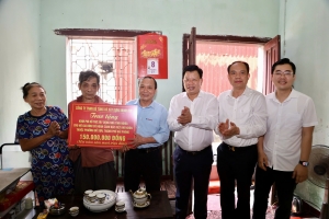 Hải Phòng: Trao kinh phí xây nhà tình nghĩa tại tổ dân phố Cầu Vồng, phường Đồ Sơn