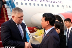 Thủ tướng Cộng hòa Slovakia Robert Fico bắt đầu thăm chính thức Việt Nam