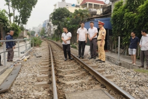 Nam Định: Quyết liệt xóa bỏ lối đi tự mở qua đường sắt, bảo đảm an toàn giao thông tại Phường Đông A